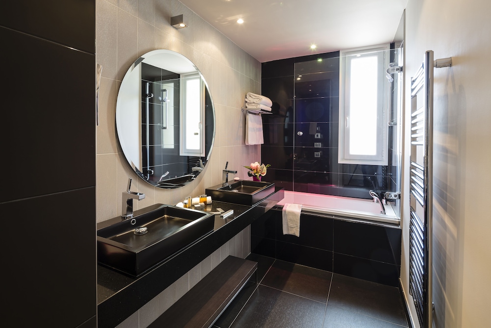 Suite - Photo 9