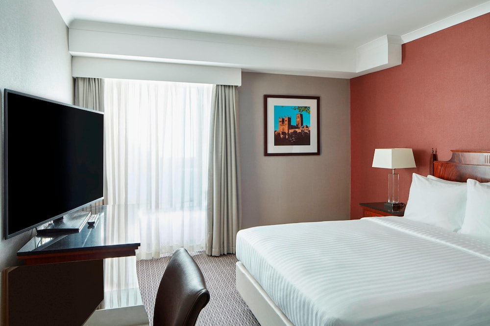 Deluxe Room, 1 King Bed - Photo 1