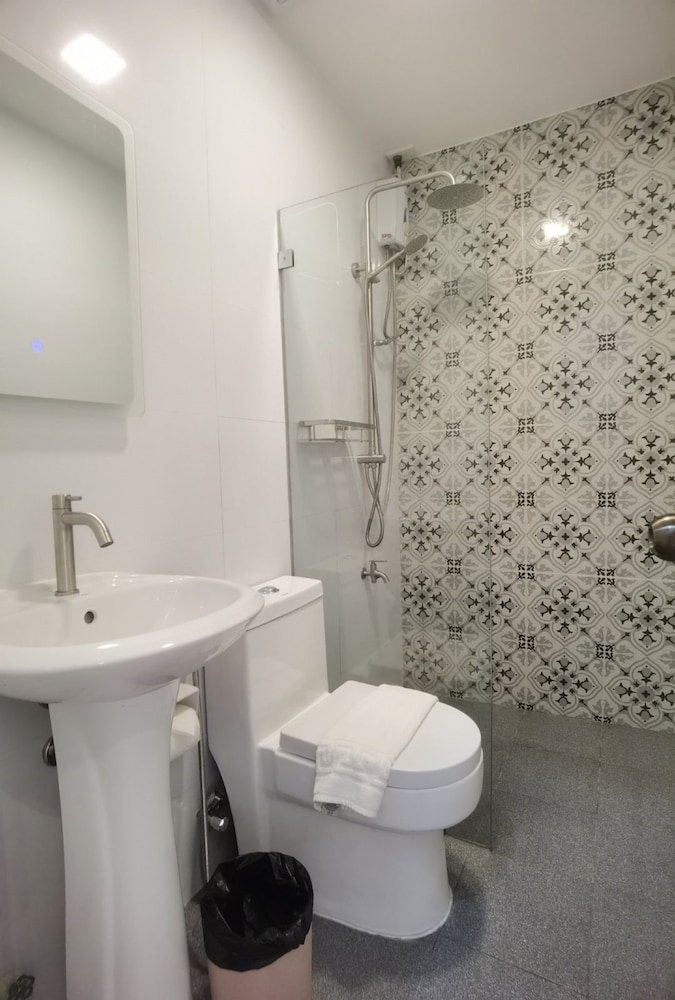 Twin Room - Photo 6