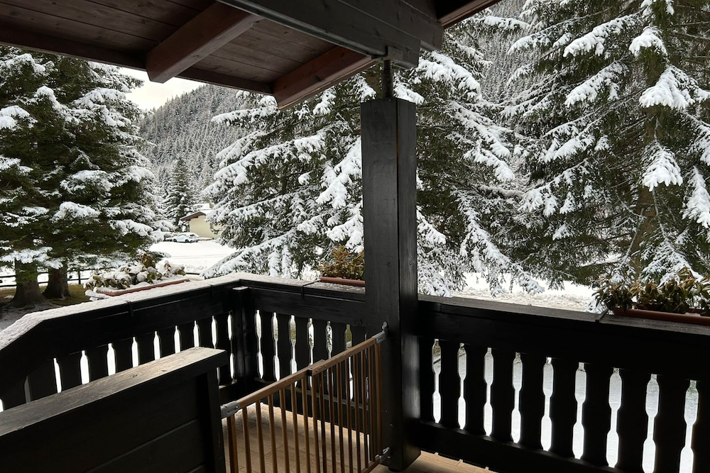 Family House, Multiple Bedrooms (Chalet Soleada) photo 2