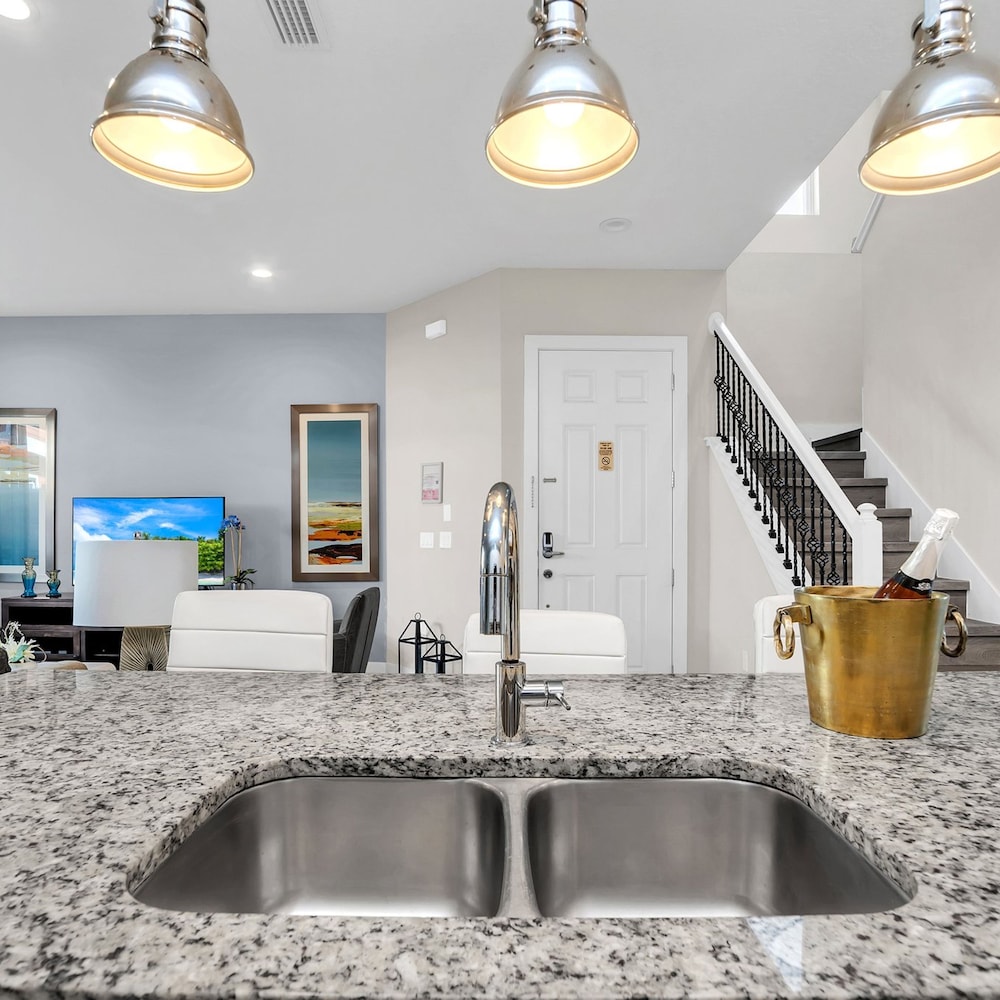 5 BR 6 Full BA Villa 5min Disney BBQ Hot Tub, Zdjęcie 44