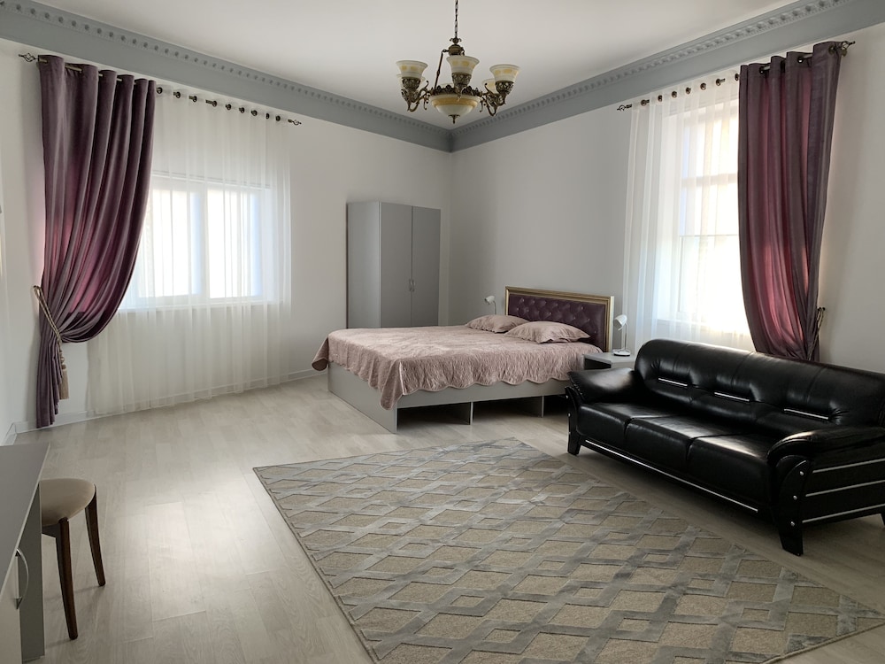 Suite, Balcony