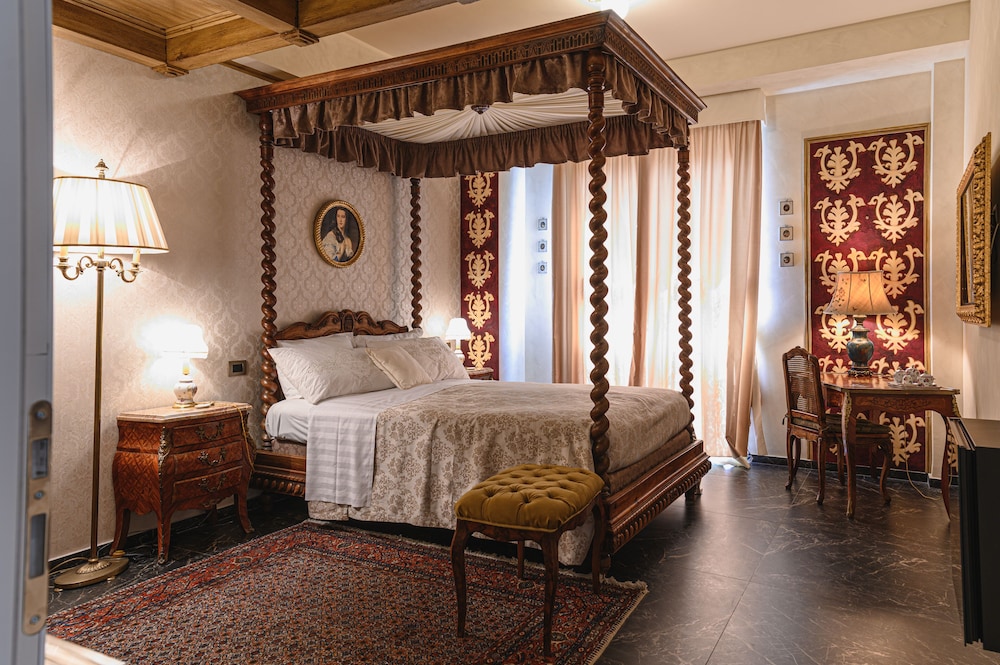 Deluxe Room - Photo 1