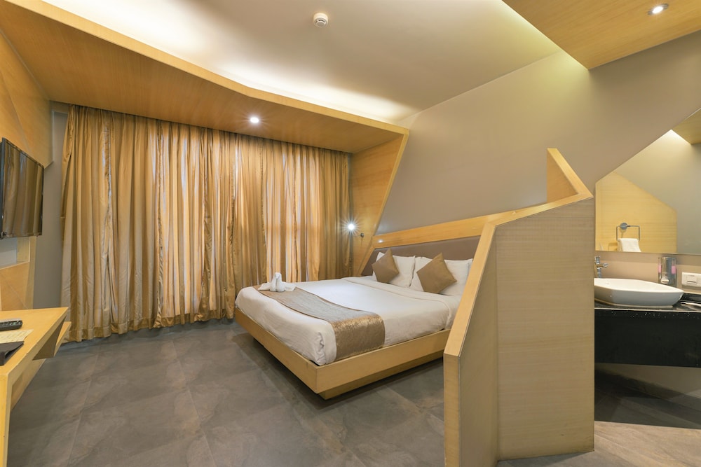 Deluxe Room - Photo 11