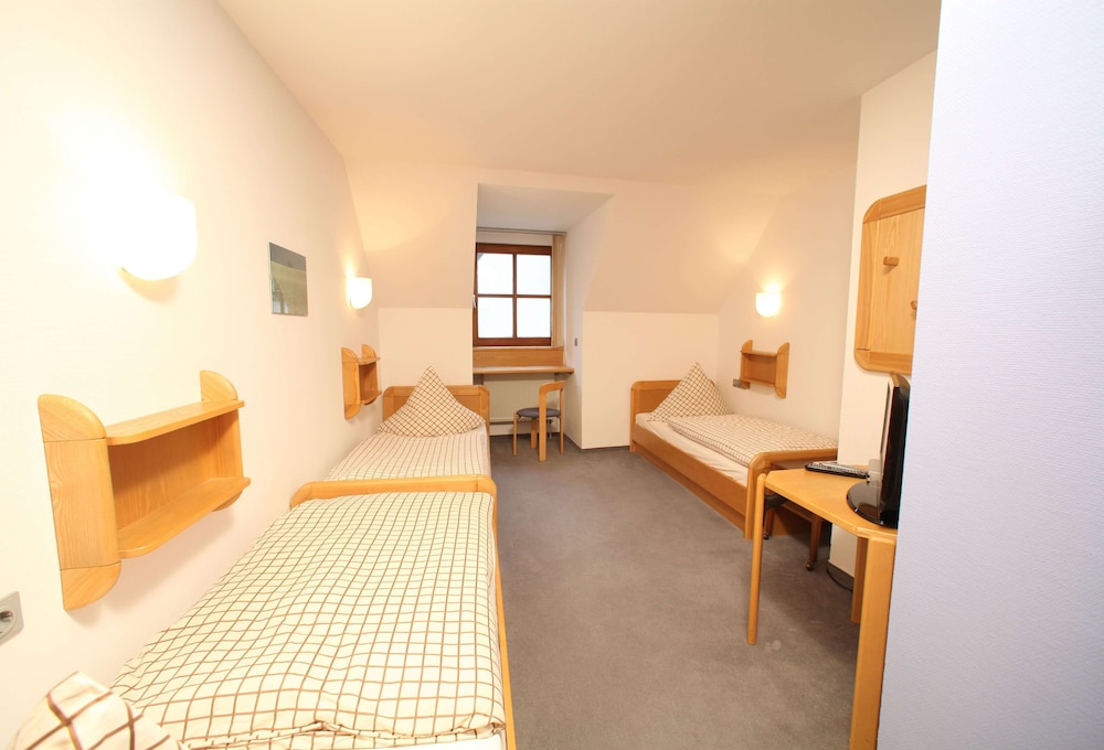 Standard Room, 3 Twin Beds (Triple)