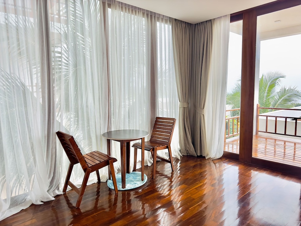 Superior Room, Sea View - Photo 18