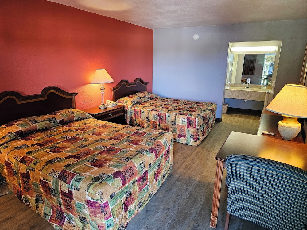 Standard Room, 2 Queen Beds, Non Smoking