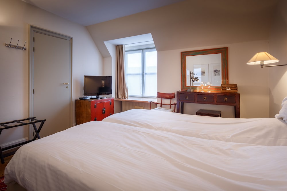 Classic Twin Room, 2 Twin Beds photo 2
