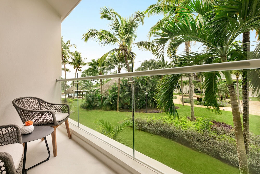 Premium Garden View - 1 King - Photo 4