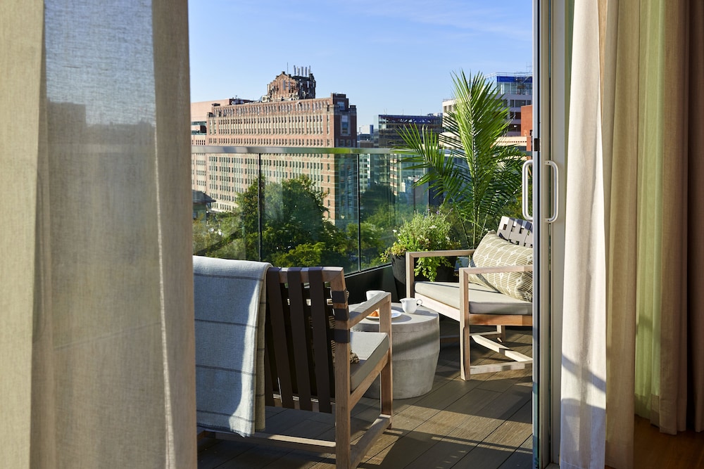Luxury Suite, Terrace