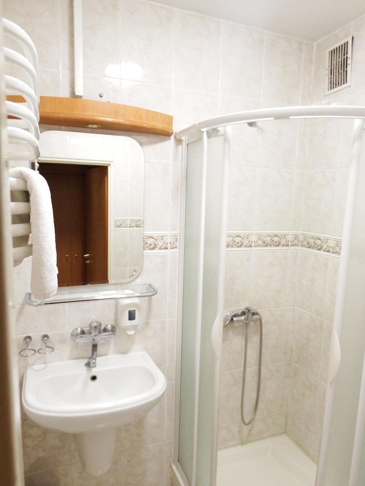 Standard Triple Room, Park View photo 2