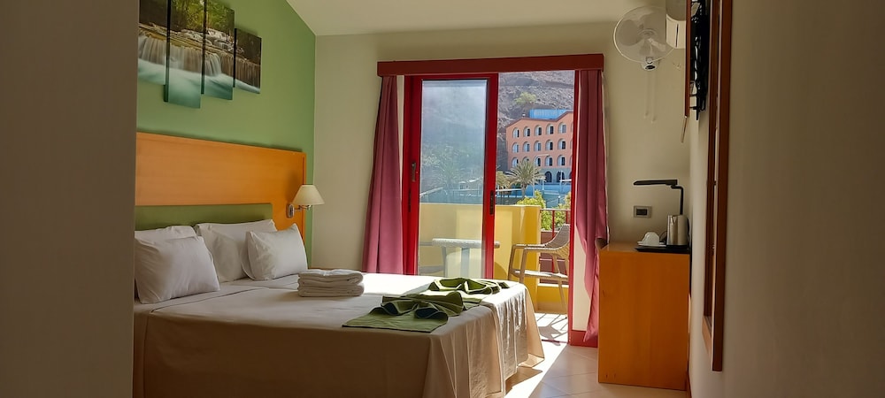 Standard Twin Room, 2 Twin Beds, Non Smoking, Mountain View photo 1