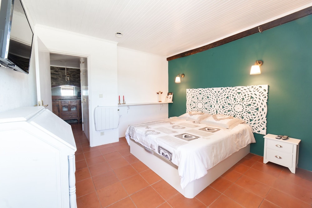 Comfort Double Room, Shared Bathroom (1)