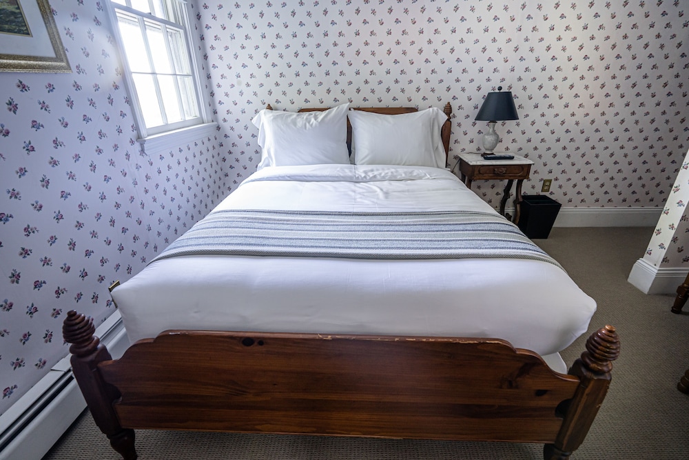Economy Room, 1 Double Bed, Private Bathroom, Corner photo 3