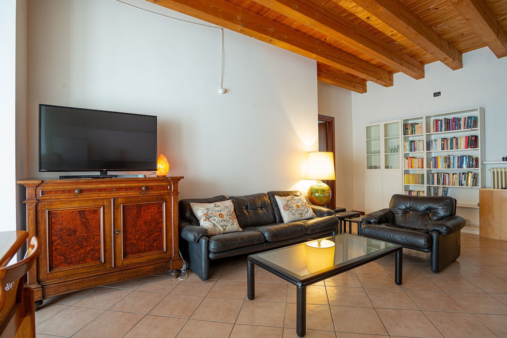 Comfort Apartment photo 1