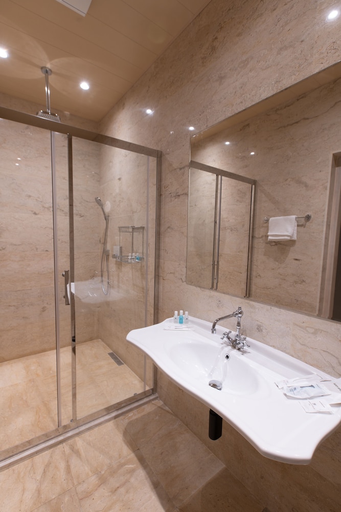 Junior Suite, Balcony - Photo 4