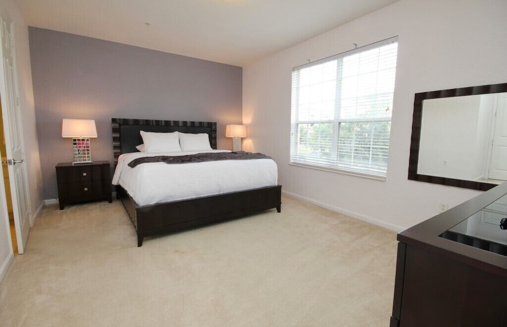 Condo, 3 Bedrooms
