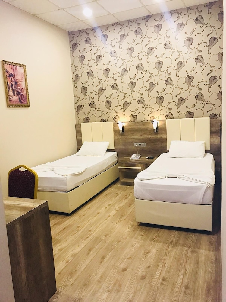 Economy Twin Room