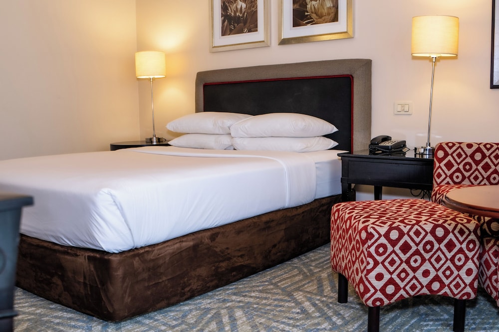 Standard Room, 1 Queen Bed, Non Smoking, Garden View