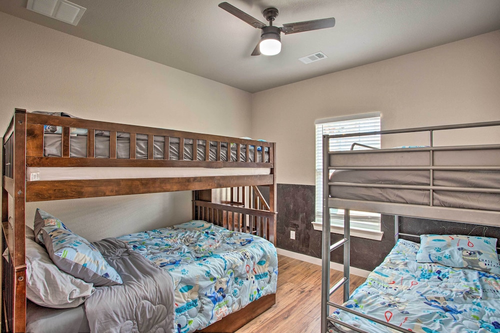 House (4 Bedrooms) photo 2