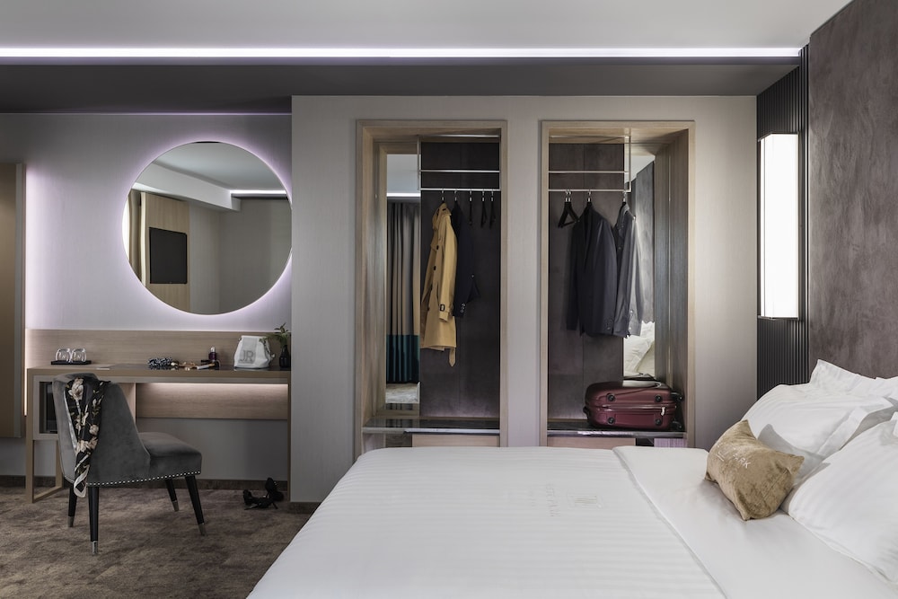 Deluxe Triple Room - Photo 8