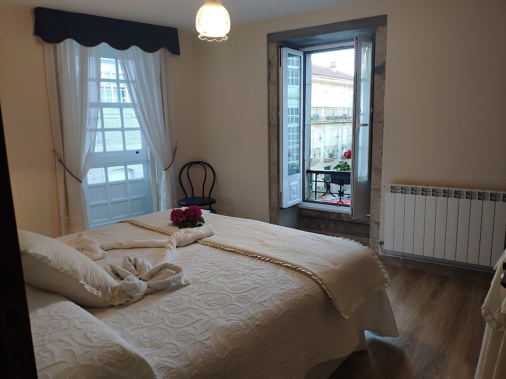 Double Or Twin Room (Private Bathroom Outside) - Photo 1
