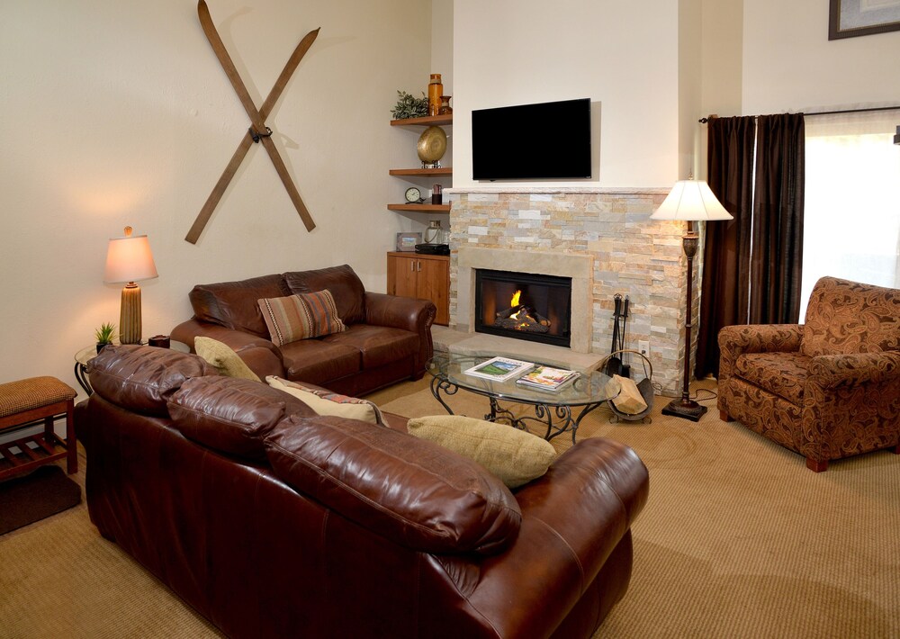 Condo, 2 Bedrooms