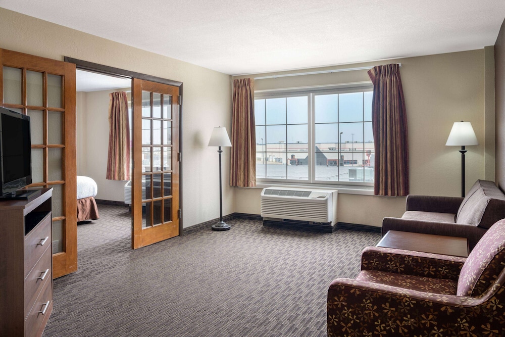 Suite, 1 Bedroom, Non Smoking - Photo 8