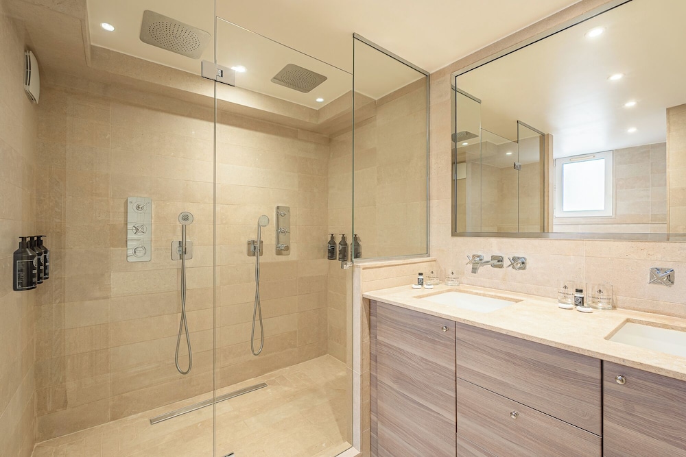 Signature Suite photo 3