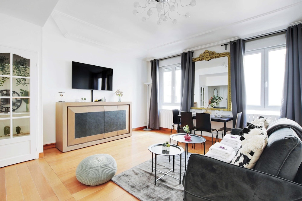Apartment photo 1