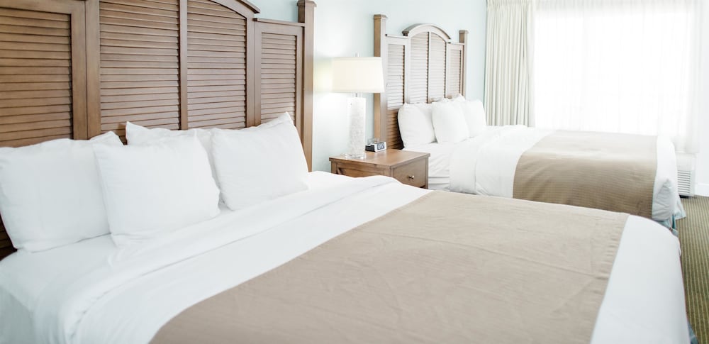 Standard Room, Multiple Beds, Non Smoking, Refrigerator & Microwave photo 3