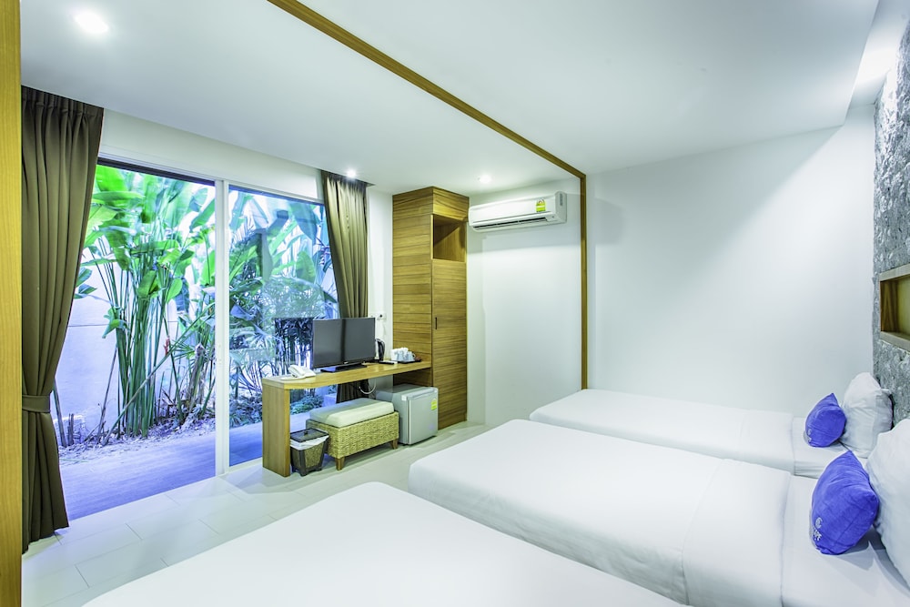Family Triple Room, Courtyard View photo 2