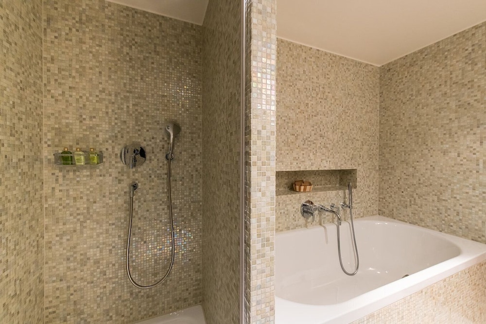 Penthouse (Modern) - Photo 9