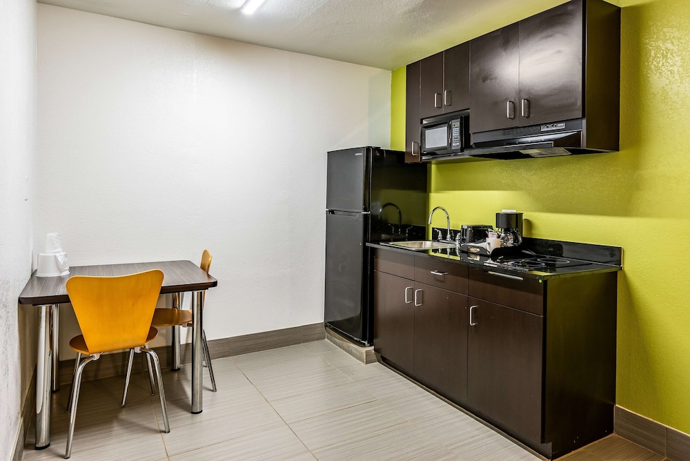 Deluxe Room, 2 Double Beds, Non Smoking, Kitchenette photo 2
