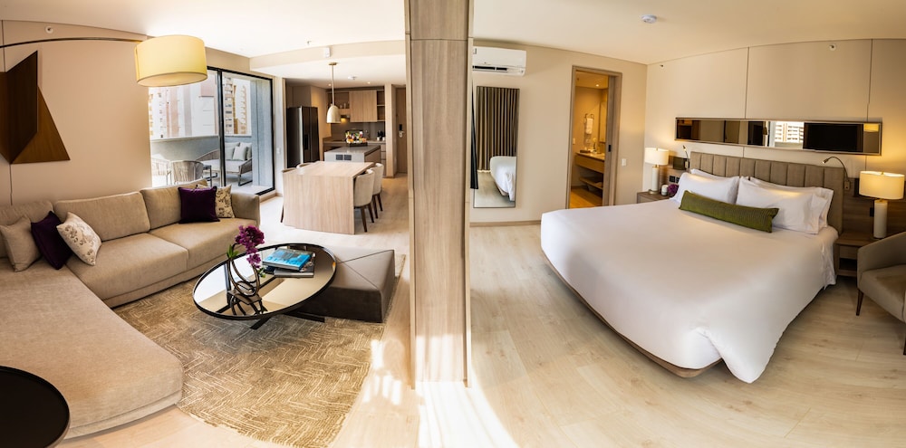 Deluxe Room, 1 King Bed, City View (Diamond Terrace)