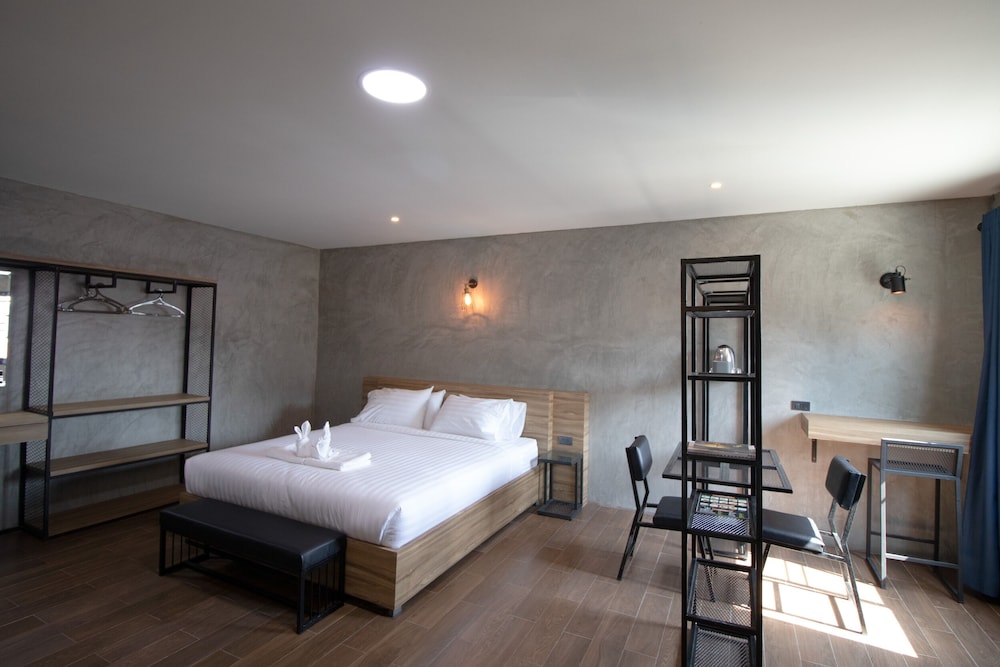 Deluxe Room - Photo 4