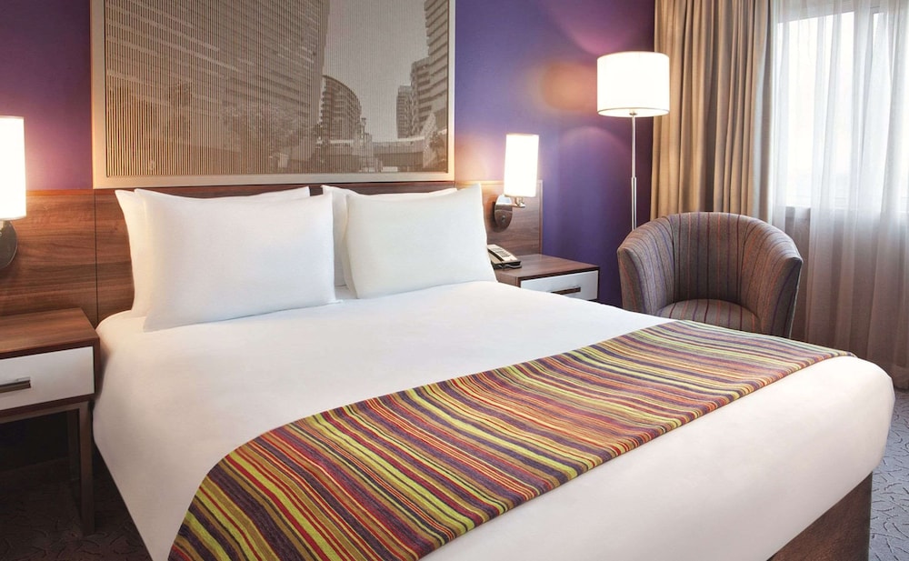 Queen Bed Room, Non Smoking photo 2