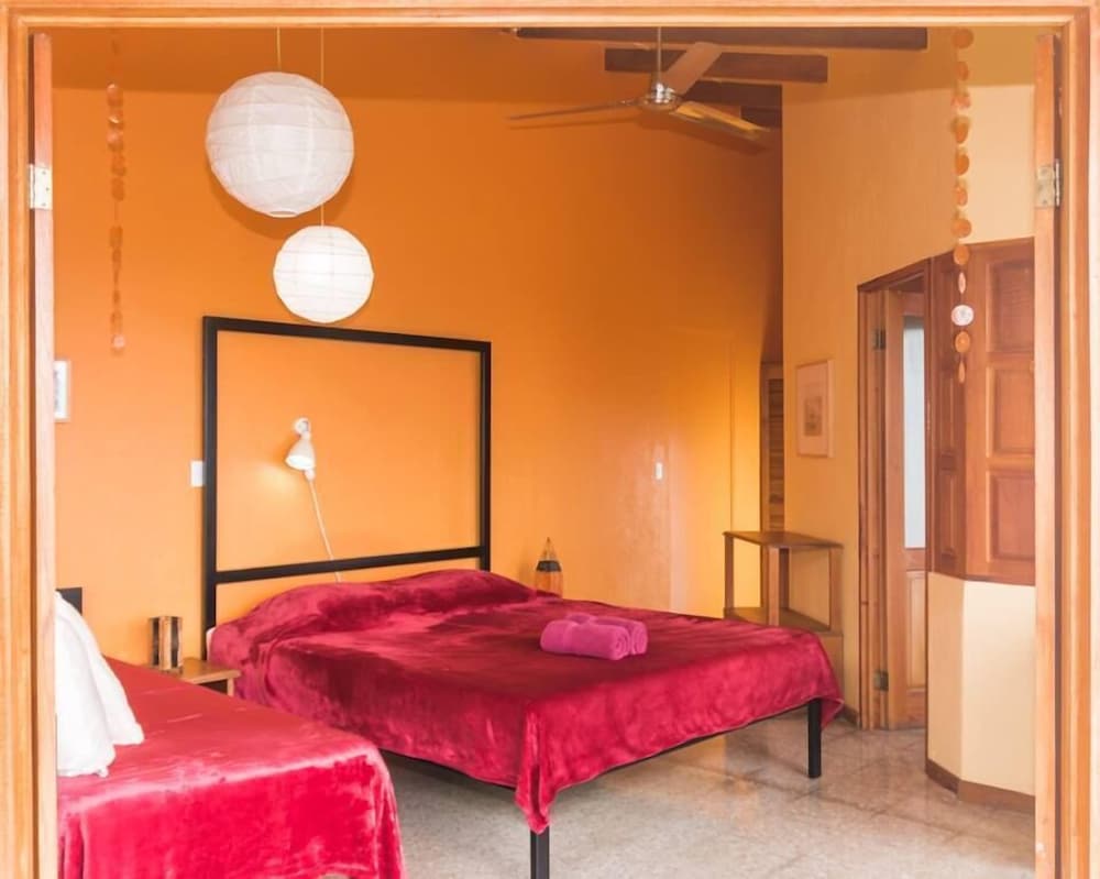 Triple Room, Multiple Beds photo 3