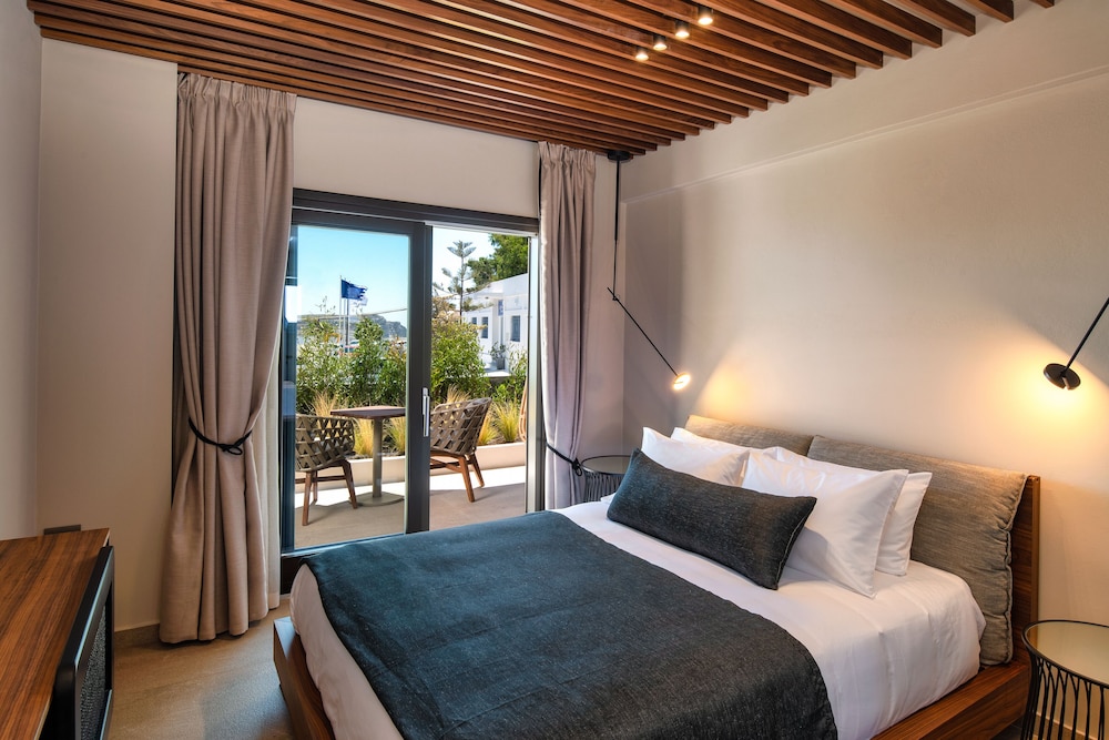 Deluxe Double Room, Ocean View - Photo 3