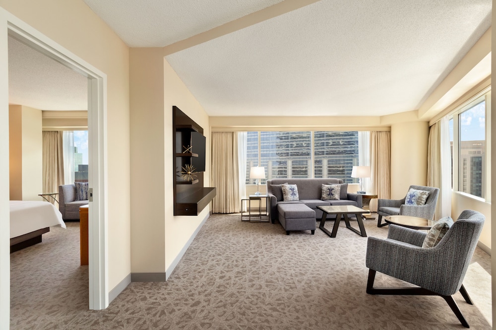 Executive Suite, 1 King Bed, City View - Photo 5