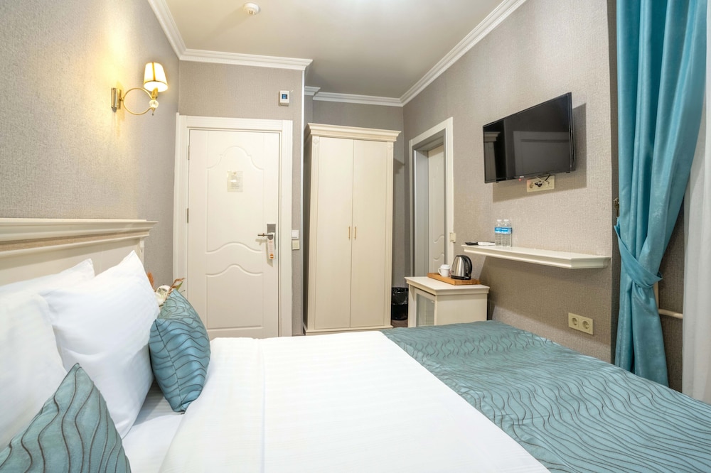 Economy Room Double or Twin Bed photo 3