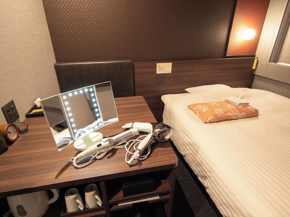 A room for women only photo 3