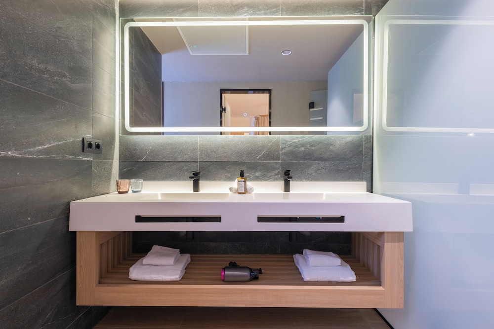 Superior Suite with Private Pool