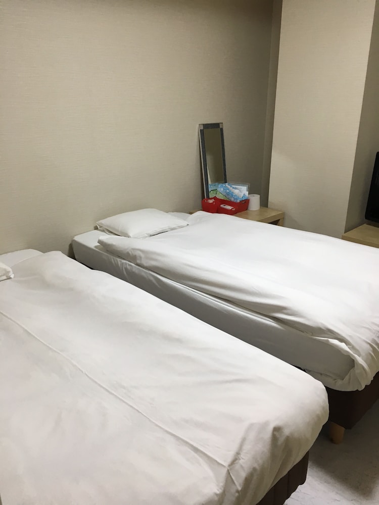 Twin Room, 2 Twin Beds photo 3