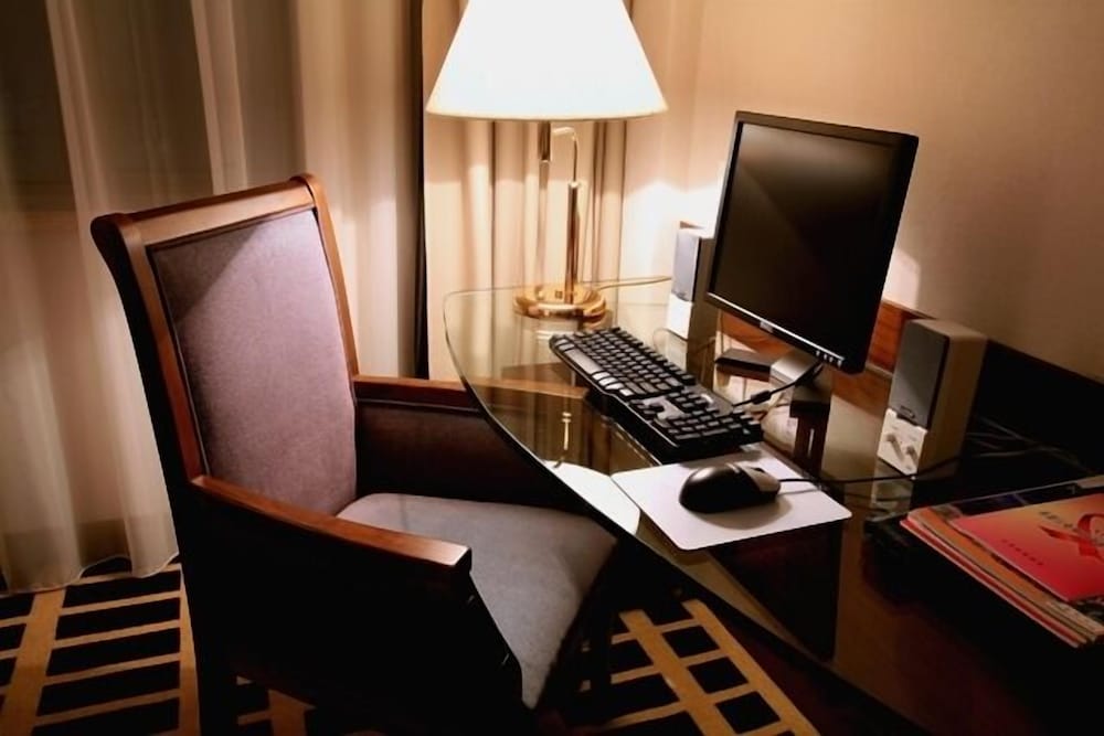 Business Suite photo 3