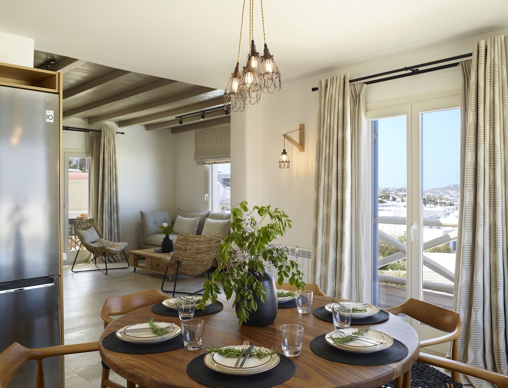 Vencia 3-Bedroom Villa - Photo 14