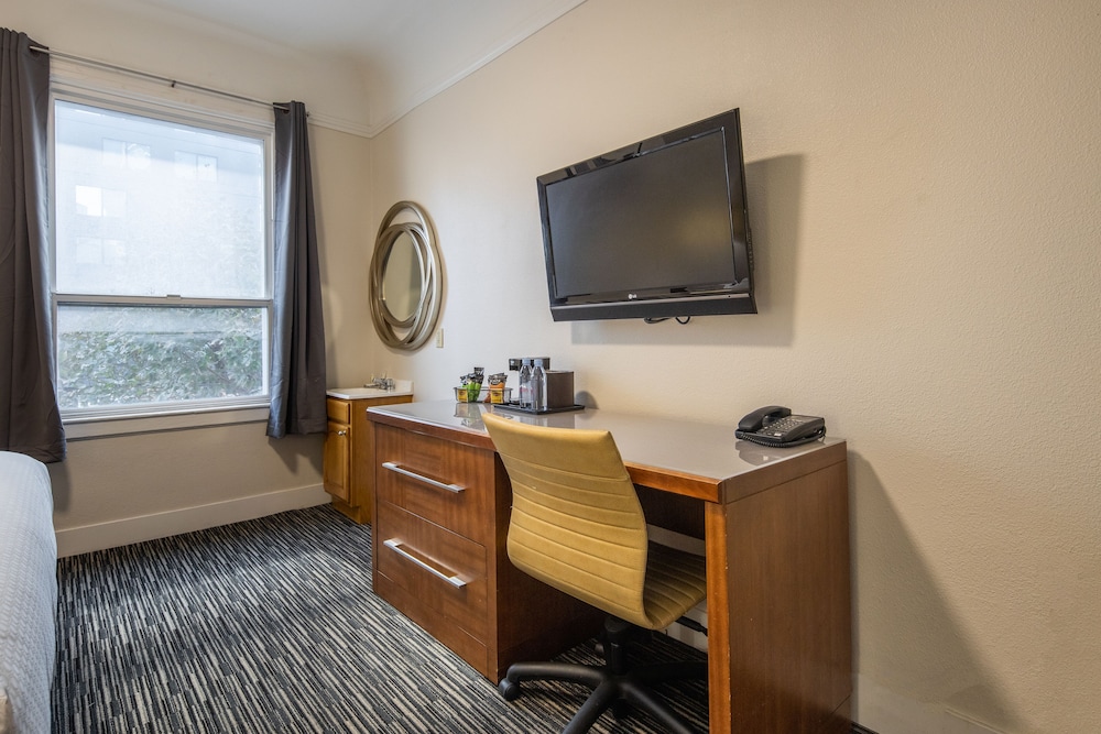 Accessible King Room - Accessible Shared Bathroom