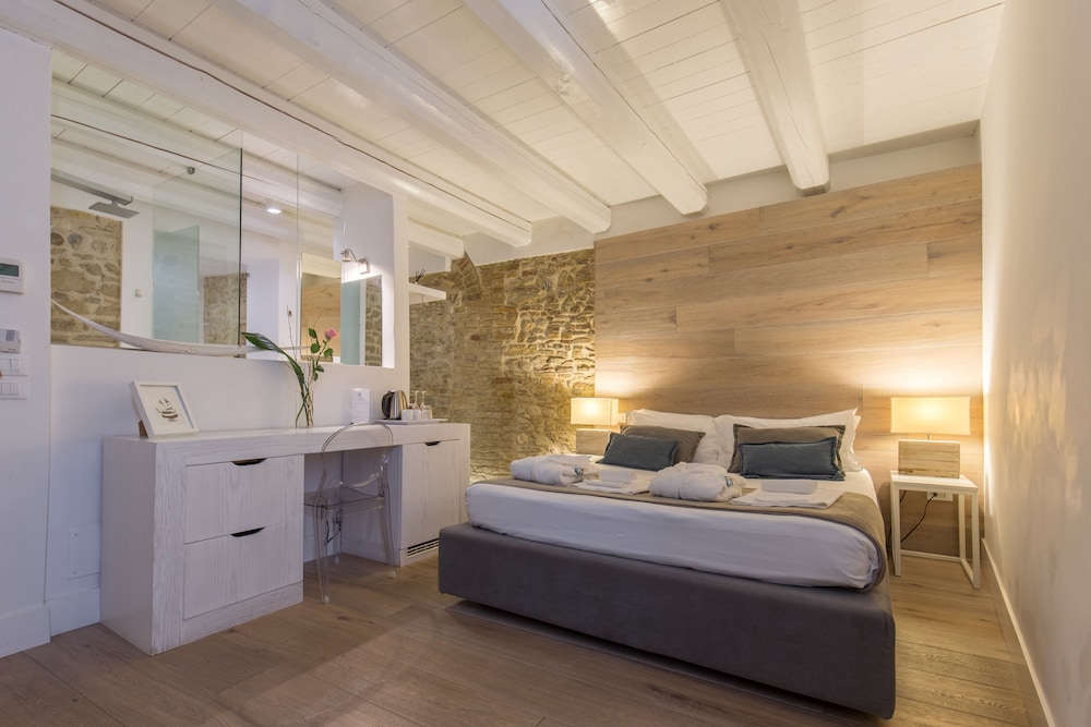 Deluxe Room, Sea View (Palazzo D'Avalos) photo 1