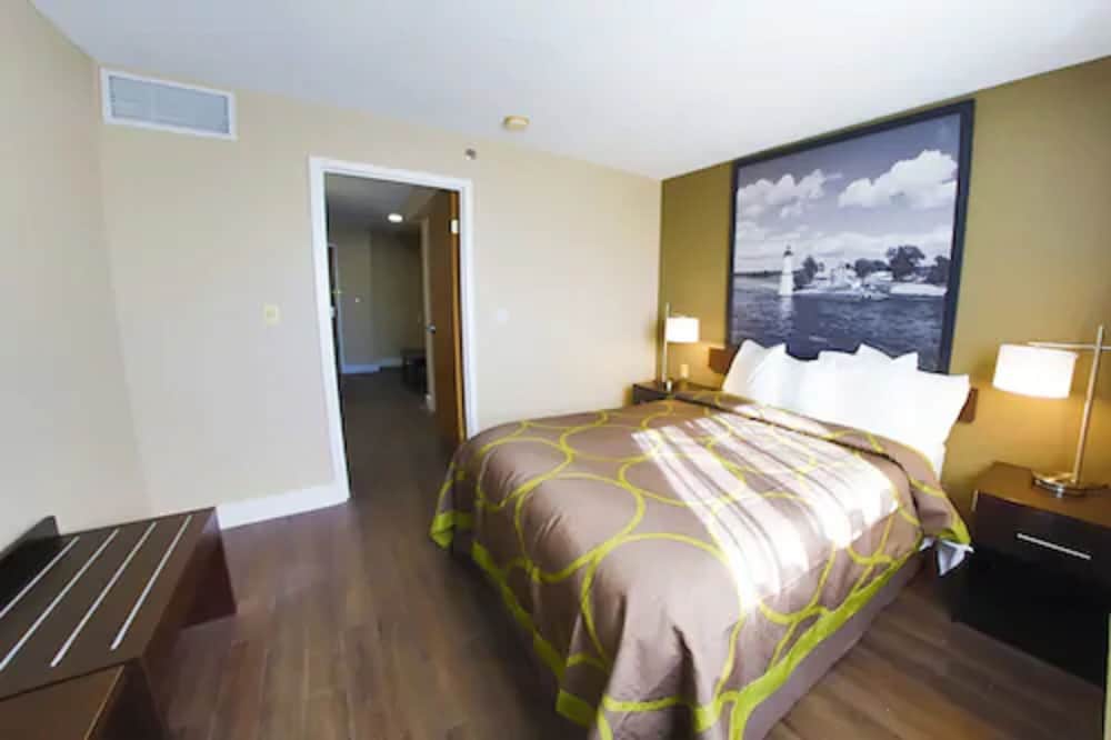 Suite, 1 King Bed, Non Smoking - Photo 6
