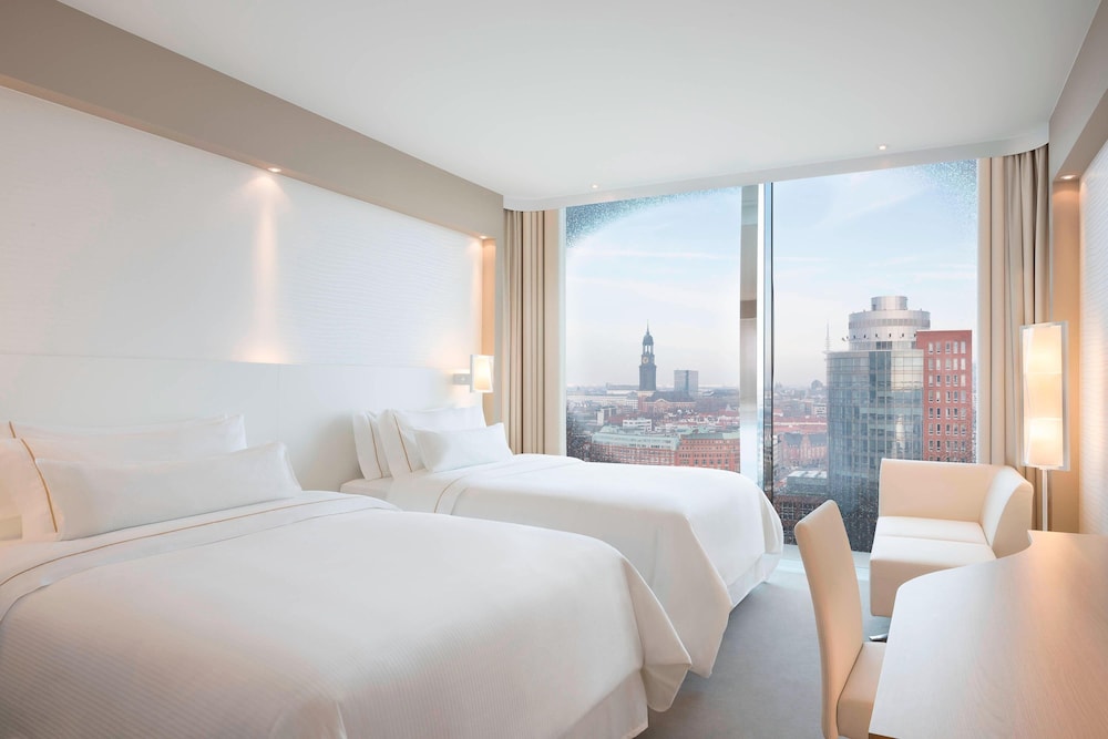 Deluxe Room, 2 Double Beds, City View